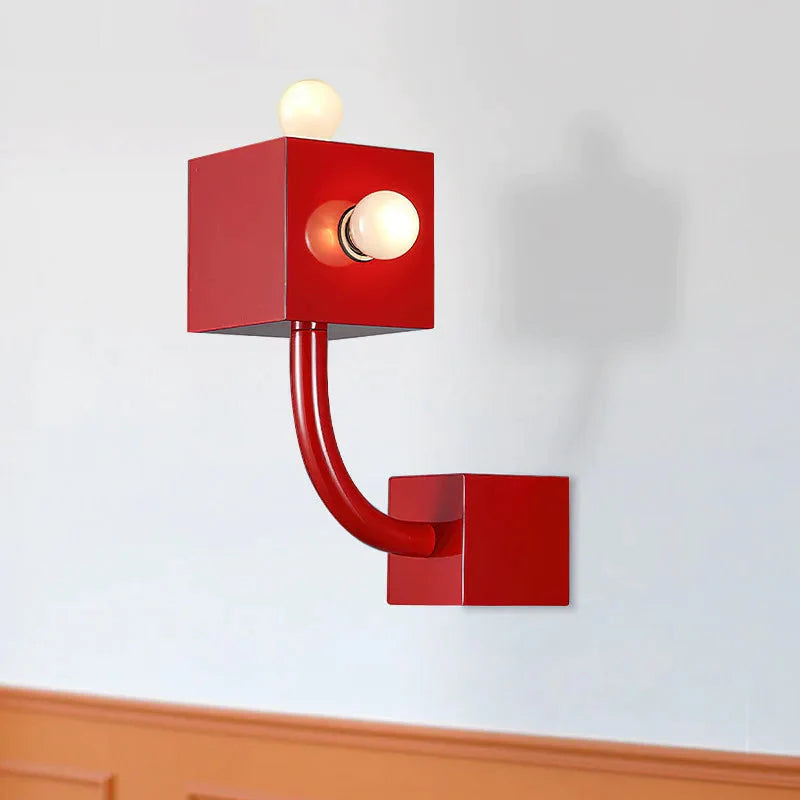 TriGlowCube | Rød Geometrisk Lampe