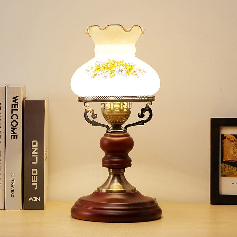 RetroBloom | Antik-Inspireret Bordlampe