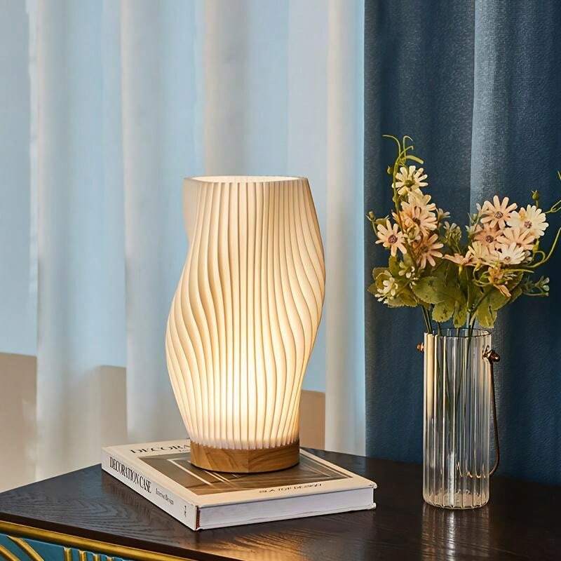 AuraWave | USB-Drevet & Elegant Bølge-Design Bordlampe