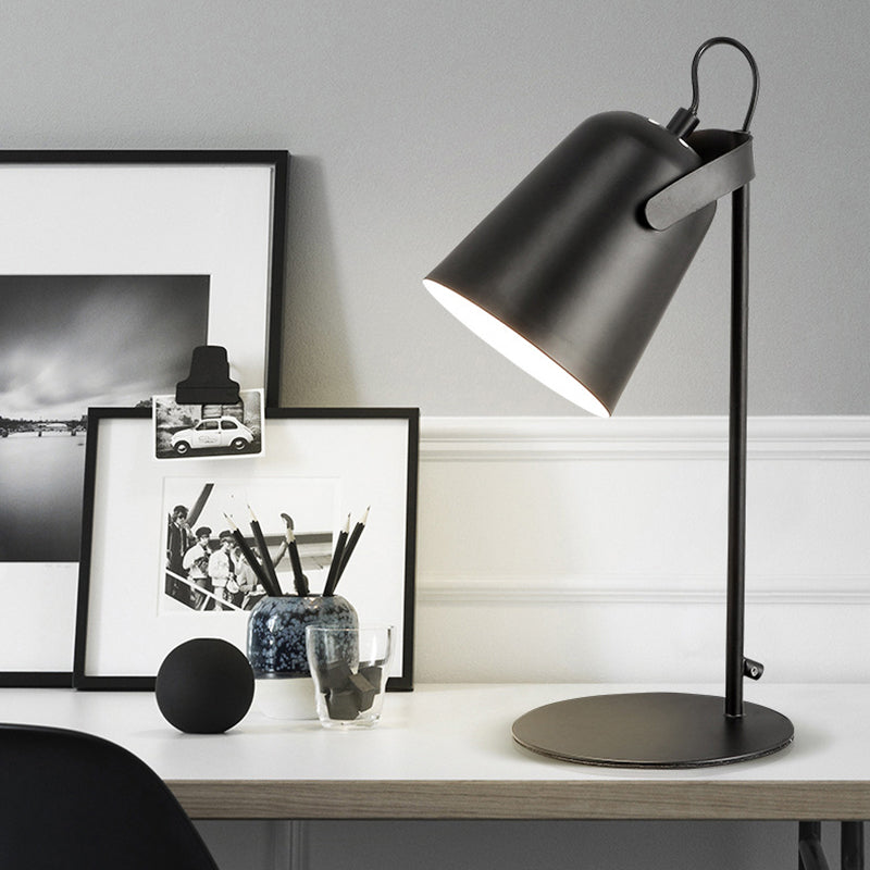 NordGlow | Minimalistisk Justerbar Bordlampe