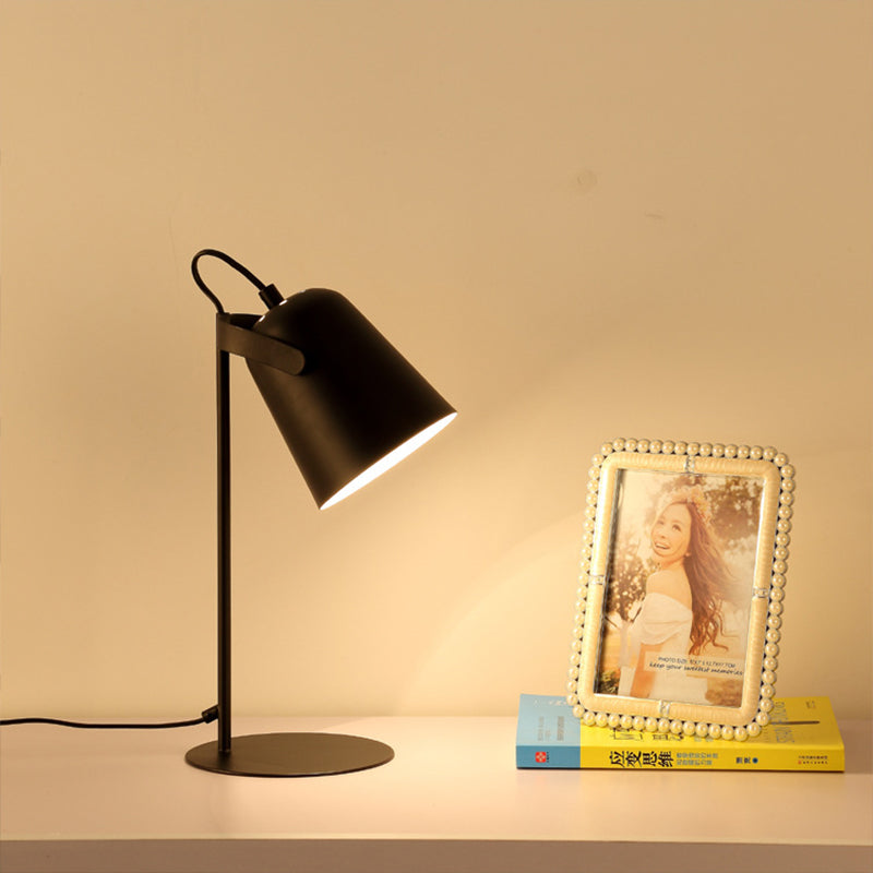 NordGlow | Minimalistisk Justerbar Bordlampe