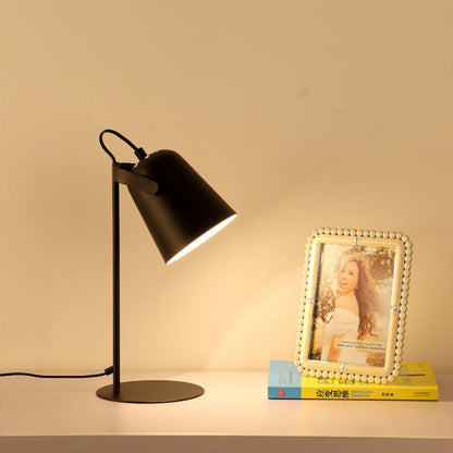 NordGlow | Minimalistisk Justerbar Bordlampe