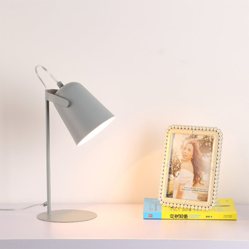 NordGlow | Minimalistisk Justerbar Bordlampe