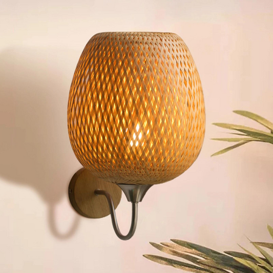 LatticeLumen | Moderne Væglampe i Rattan