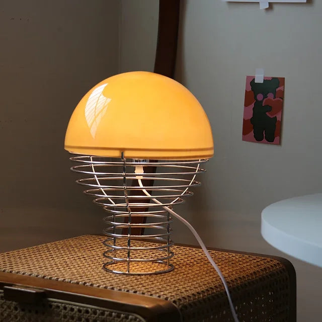 AlarmLight | Moderne Bordlampe med Ikonisk Design