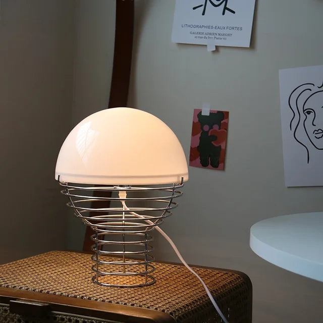 AlarmLight | Moderne Bordlampe med Ikonisk Design
