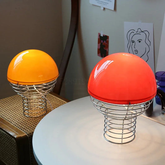 AlarmLight | Moderne Bordlampe med Ikonisk Design