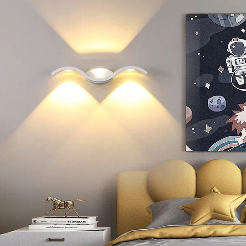 AlloyGlow | Moderne LED Væglampe med Slankt Design