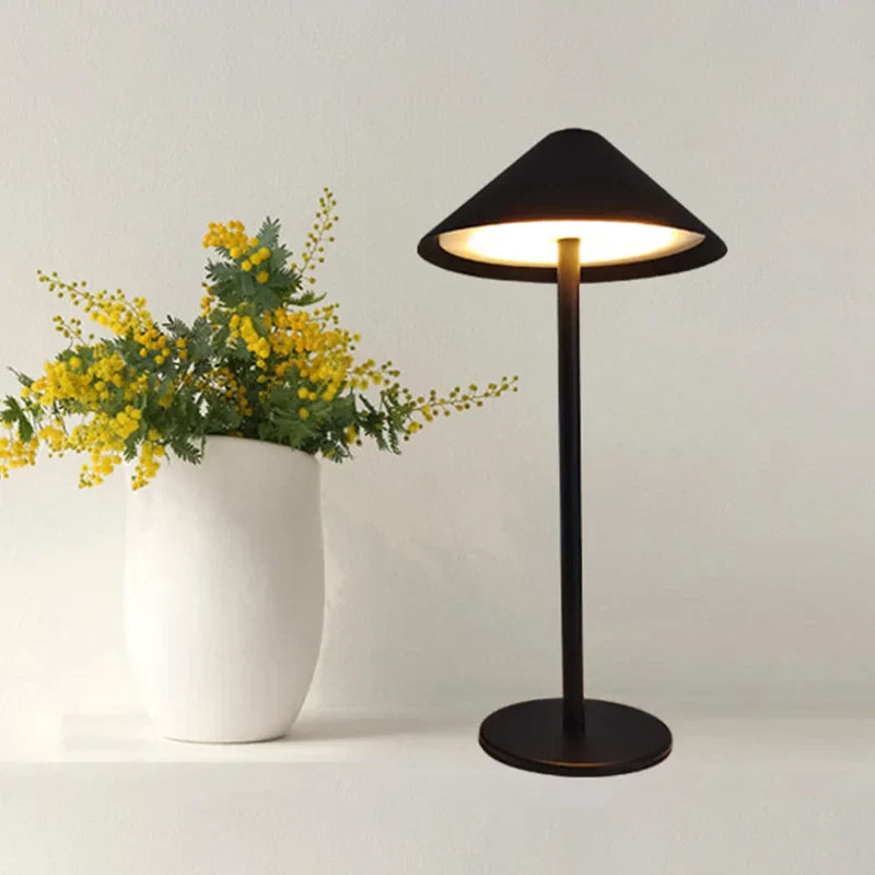 AmbiGlow | Slank Bærbar Bordlampe