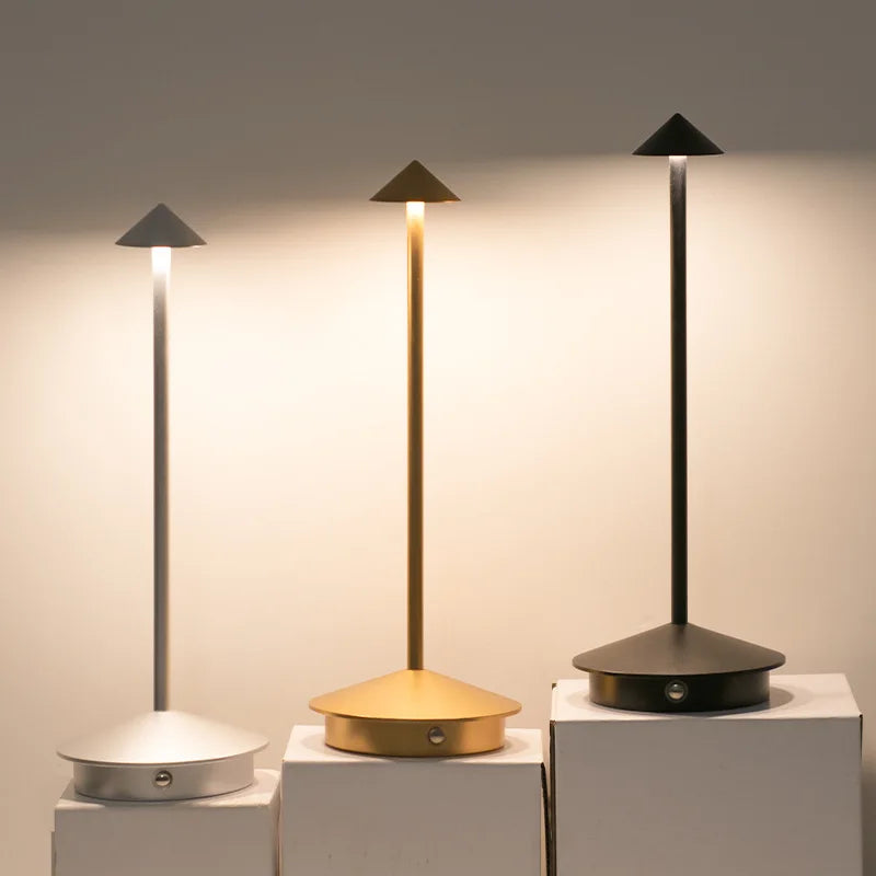 ArrowGlow | Unik Trådløs Bordlampe