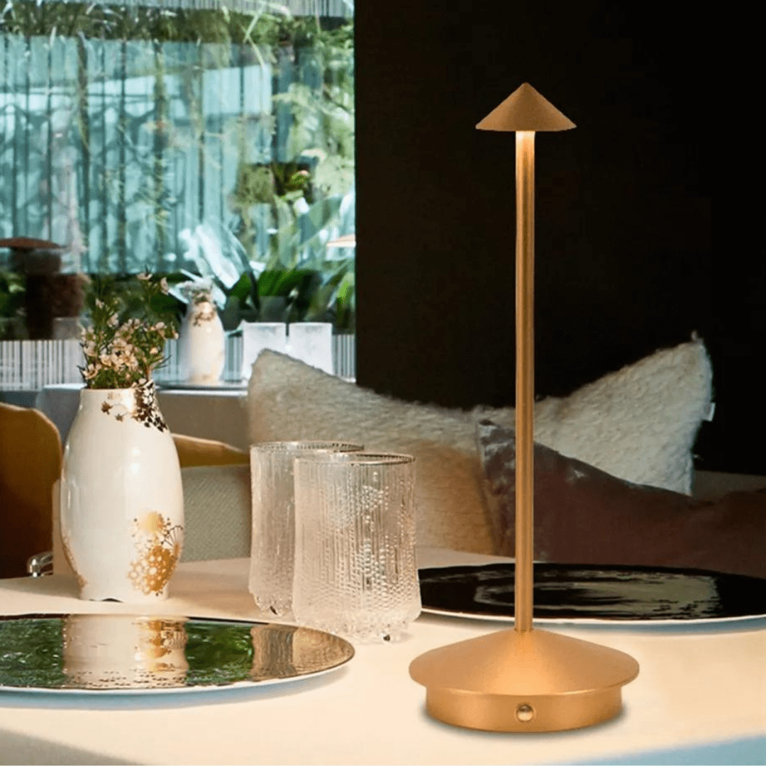 ArrowGlow | Unik Trådløs Bordlampe