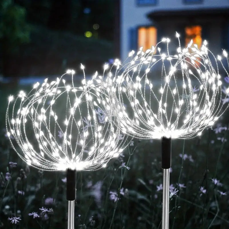 BloomLights | Solcelledrevet udendørslampe med dekorativt fyrværkeridesign