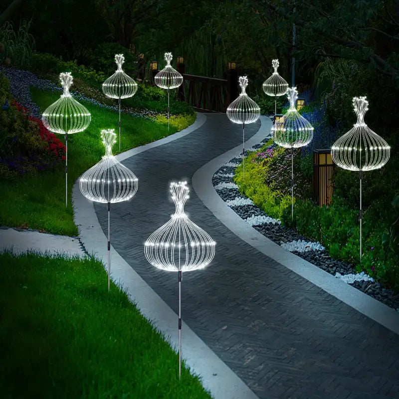 BloomLights | Solcelledrevet udendørslampe med dekorativt fyrværkeridesign