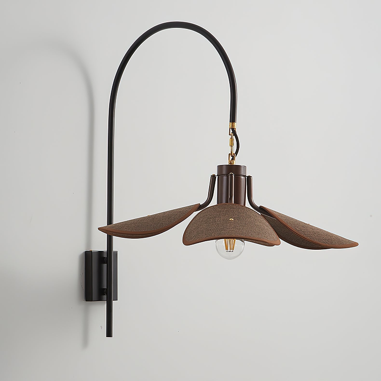 BloomLuxe | Elegant Blomstret Væglampe