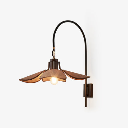 BloomLuxe | Elegant Blomstret Væglampe