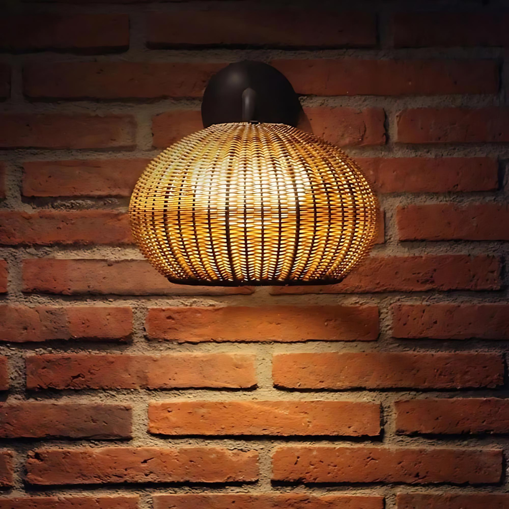BraidBright | Elegant Rattan Væglampe