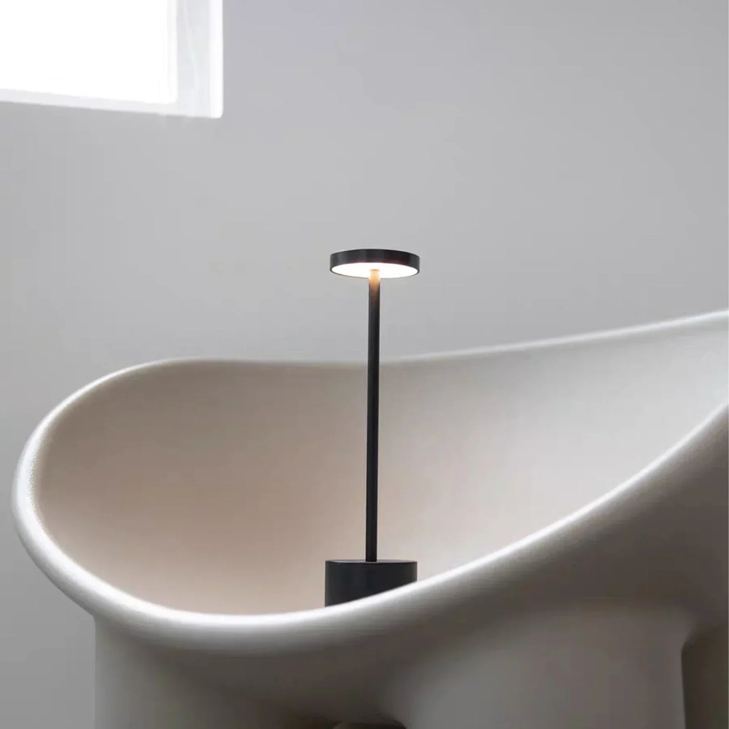 LuxoraGlow™ | Luksus og Moderne Genopladelig Lampe