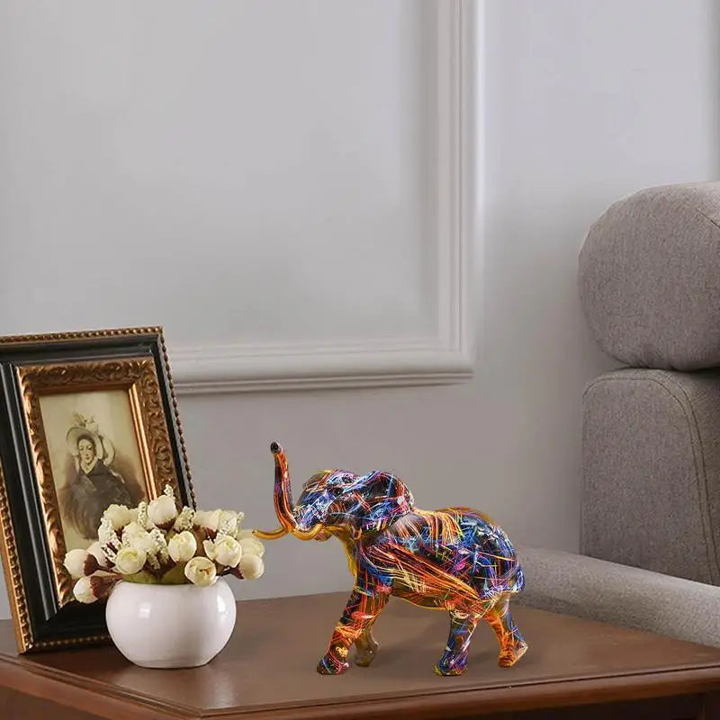 ColorTrunk | Livlig Har kunst & Unik Modig Design Elefant Skulptur