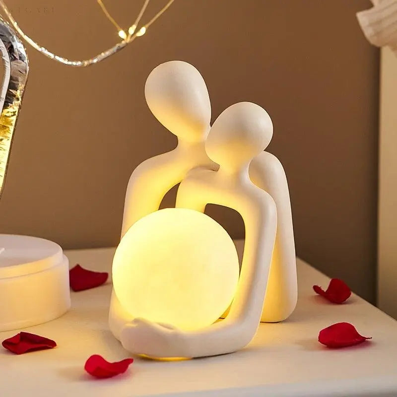 LoveLight | Klassisk Romantisk Omfavnelse Statue Lampe