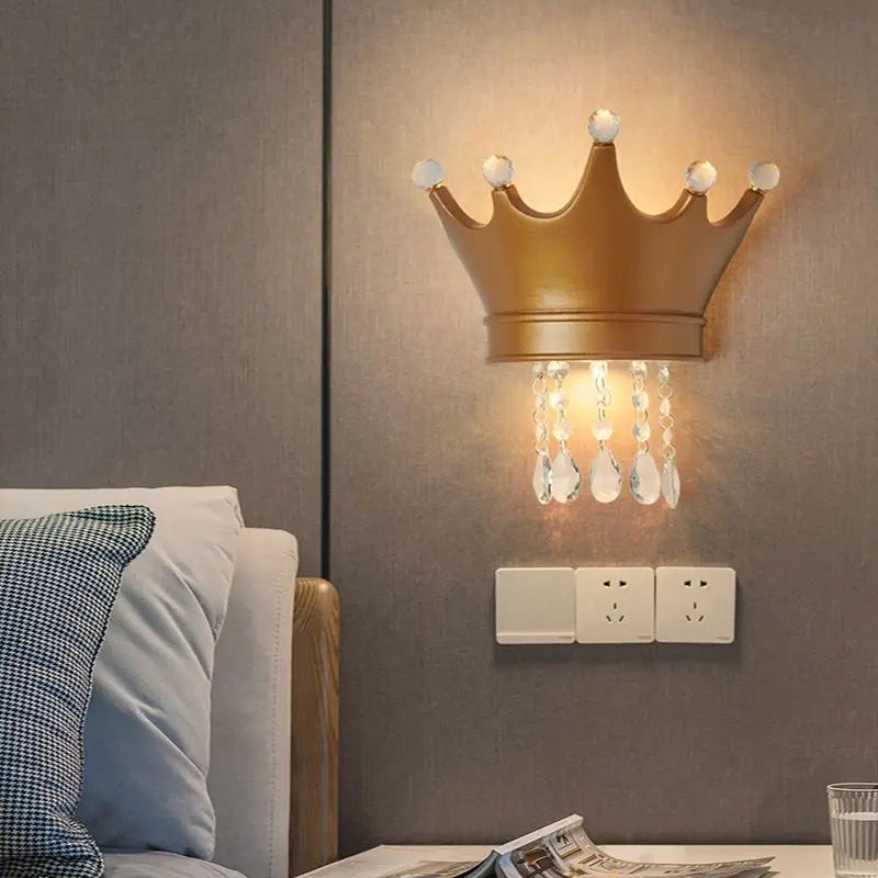CrownGlow | Regal Væglampe