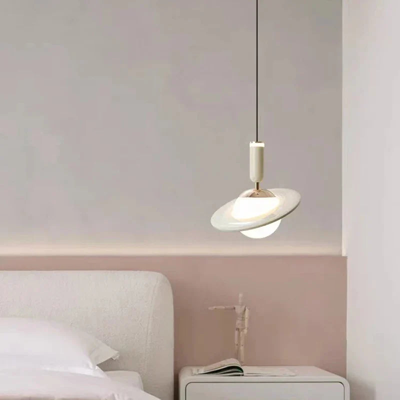 DreamLight | Elegant Hængende Sengelampe