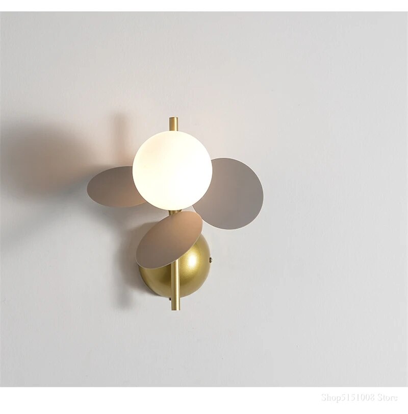 EcoFlare | Moderne Væglampe med Bladformet Design
