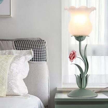 FleurLumina | Elegant Floral Bordlampe