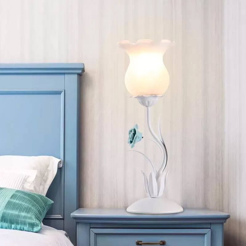 FleurLumina | Elegant Floral Bordlampe