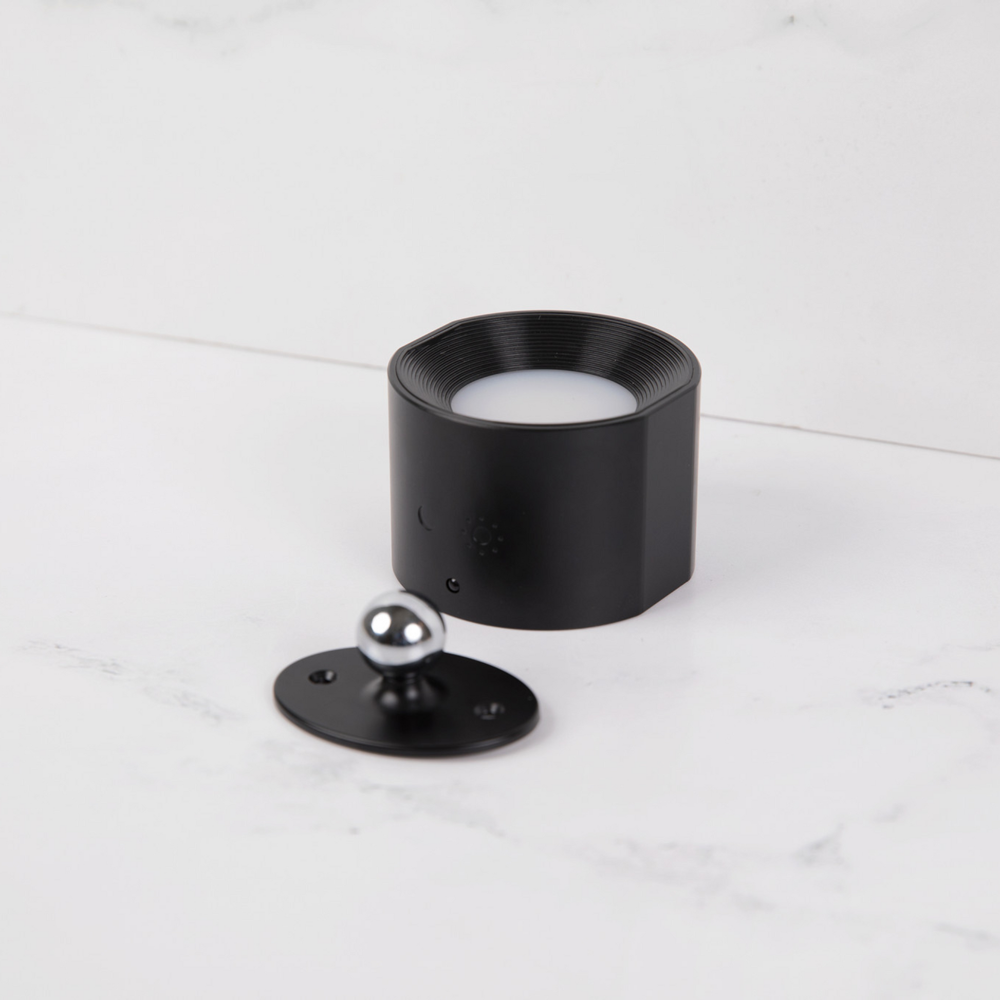 FlexiGlow | Trådløs & Justérbar LED Væglampe