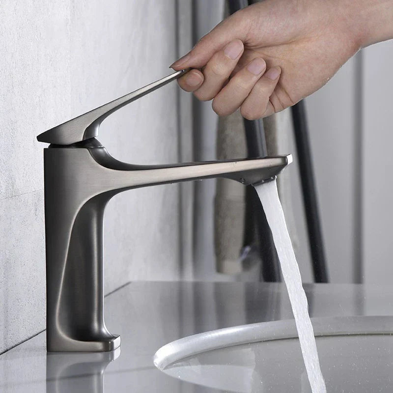 FlowEdge | Minimalistisk Skrå Vandhane