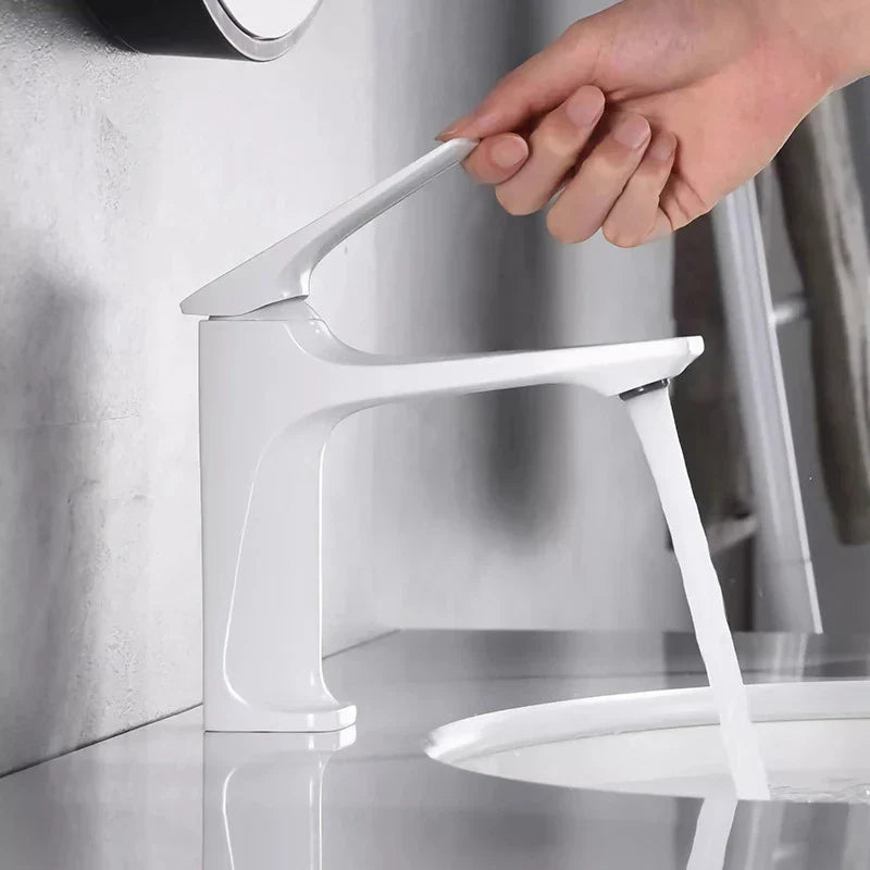 FlowEdge | Minimalistisk Skrå Vandhane