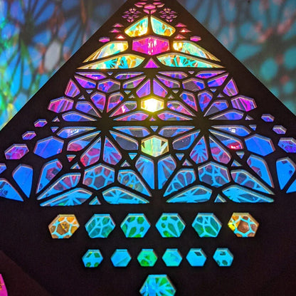 ForestPrism | Multifarvet Træ Natlampe