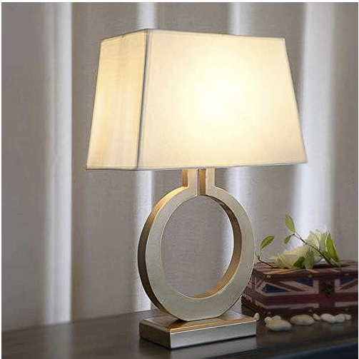 GleamRing | Chic Moderne Bordlampe
