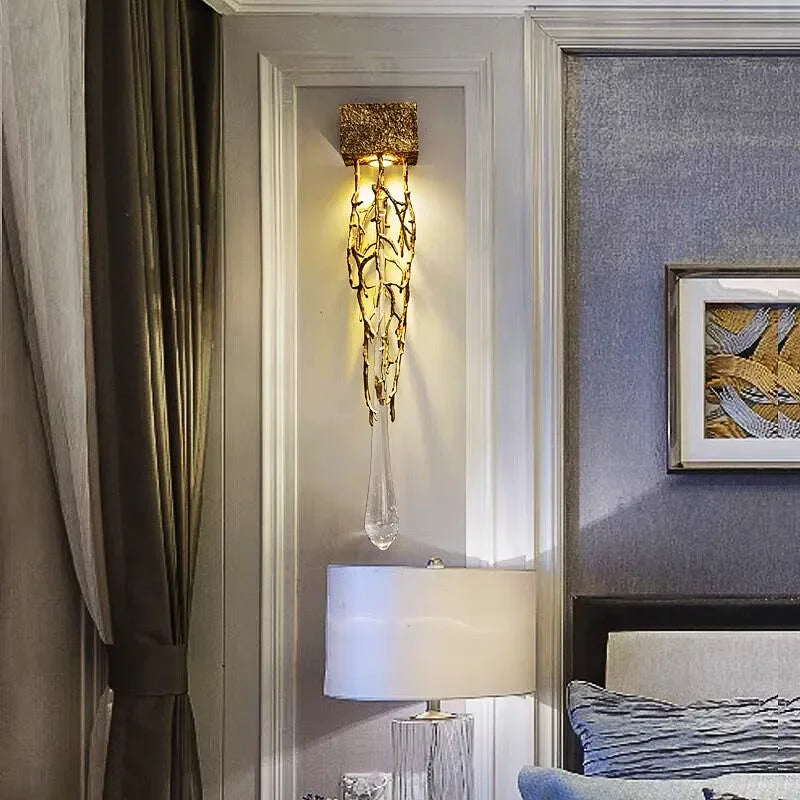 GlitzAura | Væglampe i Aluminium med Elegant Krystaldetalje