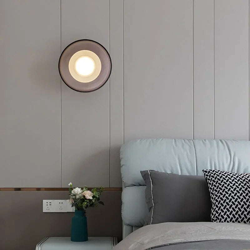 GloSphere | Elegant Rund Glas Væglampe