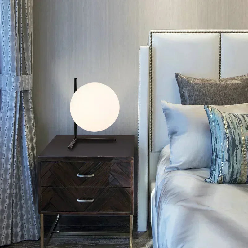 GlobeShine | Minimalistisk Orb Bordlampe