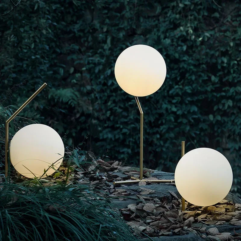 GlobeShine | Minimalistisk Orb Bordlampe