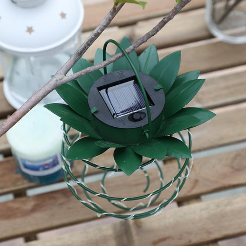 GlowPine | Solcelledrevet Havebelysning med Elegant Vejrbestandigt Design