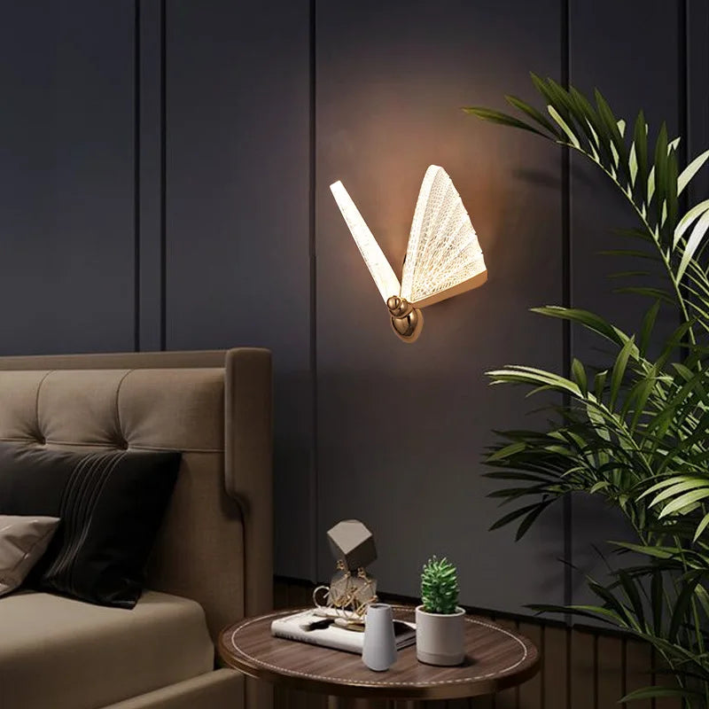 GlowWings | Elegant LED Væglampe med Fjermotiv