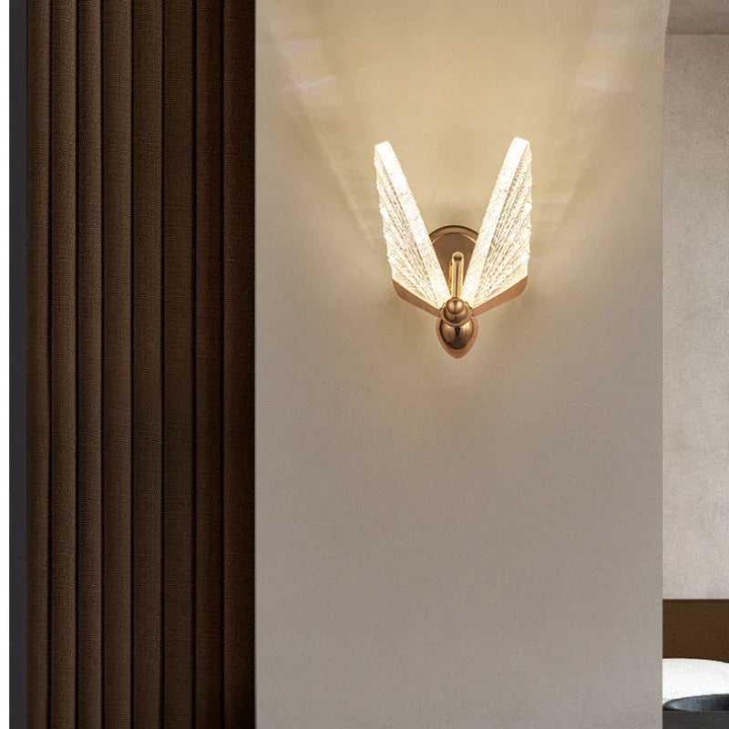 GlowWings | Elegant LED Væglampe med Fjermotiv