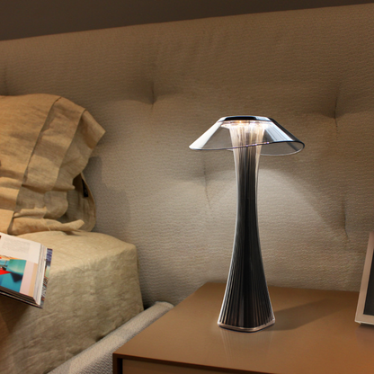 CrystalTower | Klassisk Design & Luksuriøs Lampe