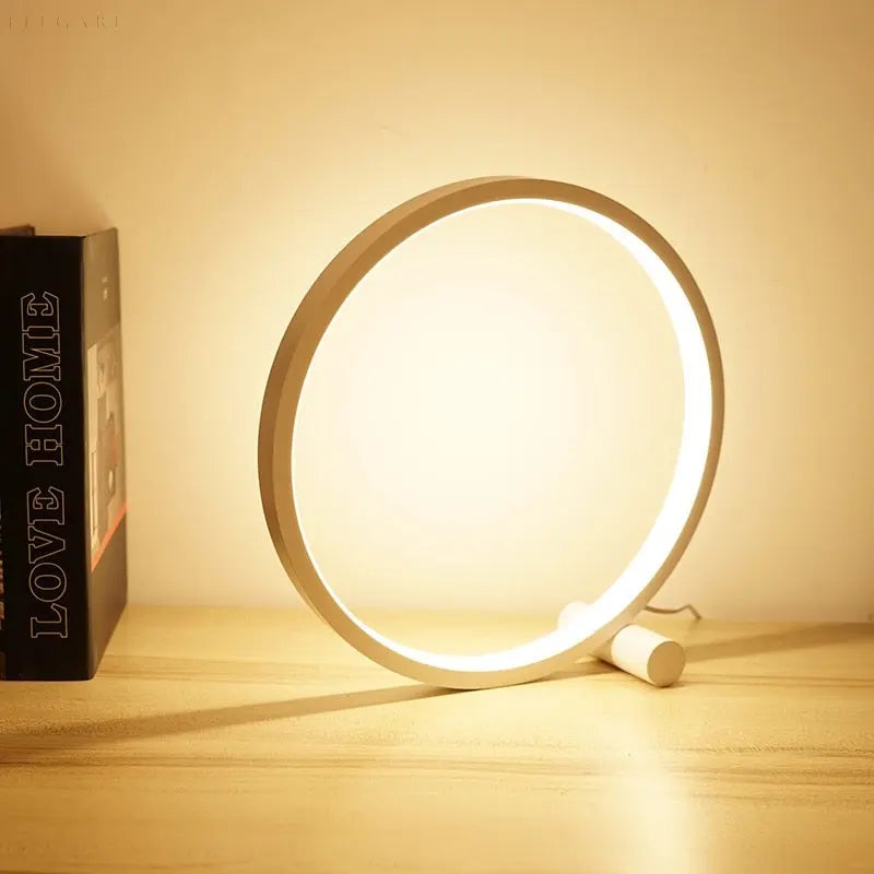 LumiHalo | Minimalistisk & Justerbar Rund Lampe