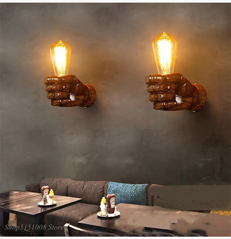 HandGlow | Loft Style Væglampe med Unikt Design