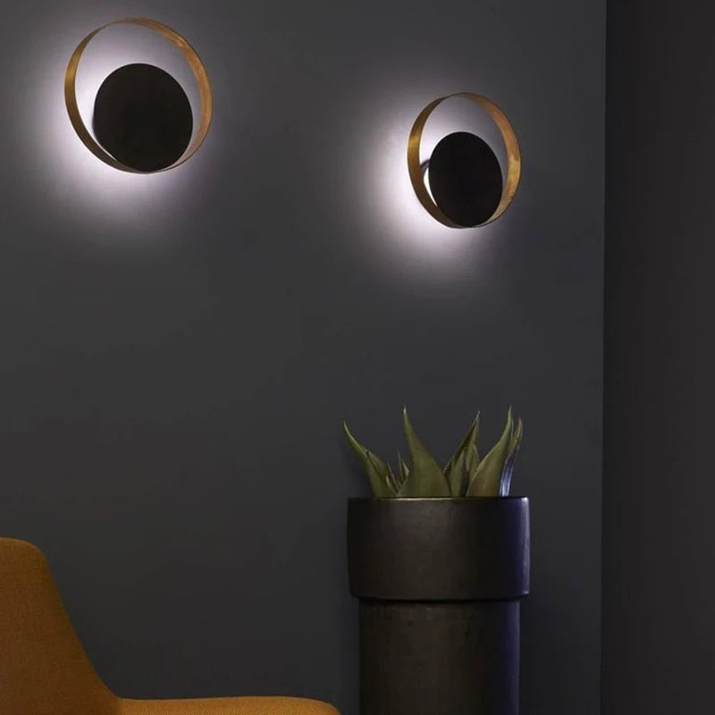 HelioGlow | Skandinavisk Stil Guld Accent Væglampe