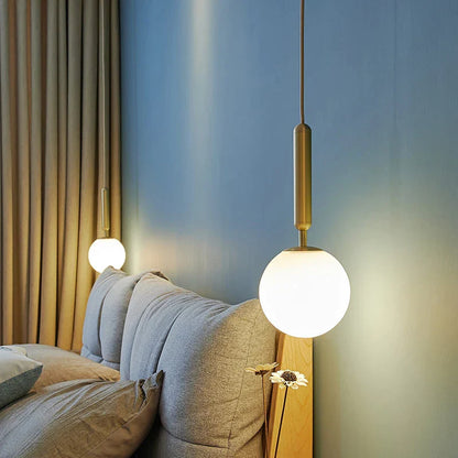 IvoryElegance | Luksuriøs Guldlampe med Blødt og Varmt Lys