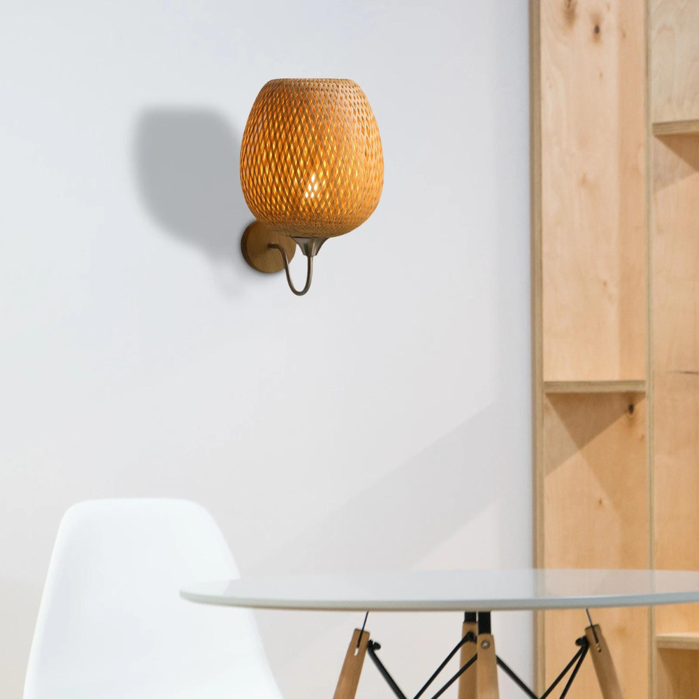 LatticeLumen | Moderne Væglampe i Rattan