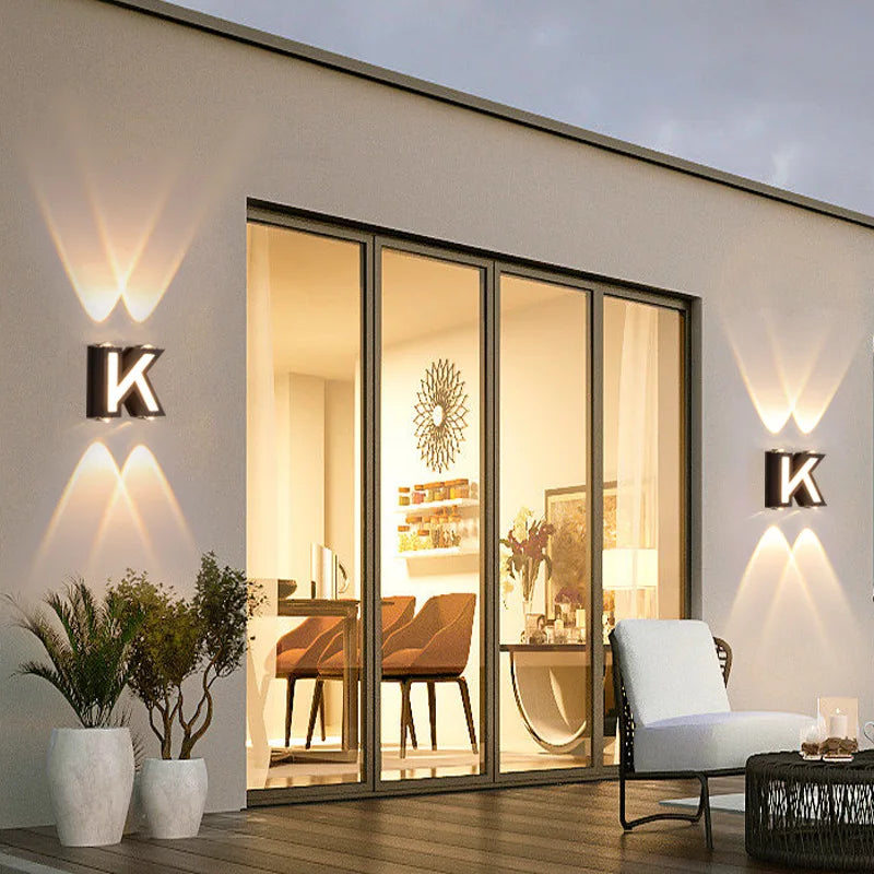 LetterGlow | Udendørs Væglampe med Bogstav og LED Belysning