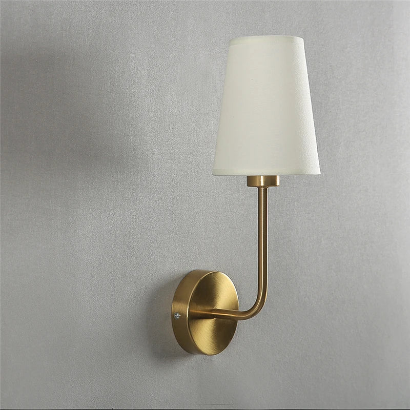 LinenAura | Enkel Væglampe med Linne Lampskærm