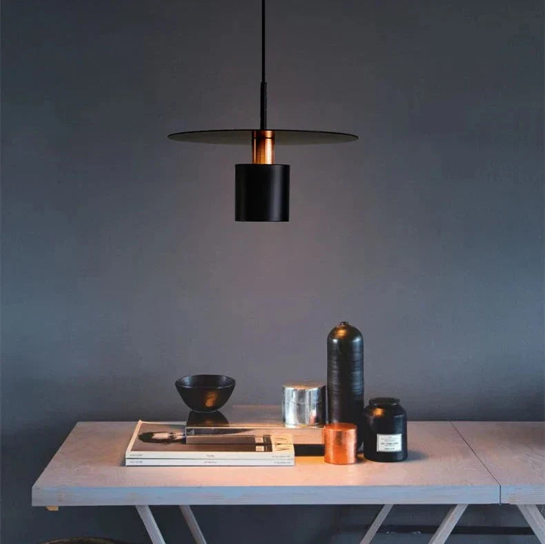 LumiLinea | Elegant og Moderne Loftlampe