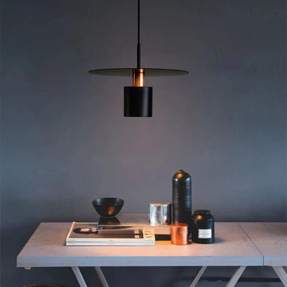 LumiLinea | Elegant og Moderne Loftlampe